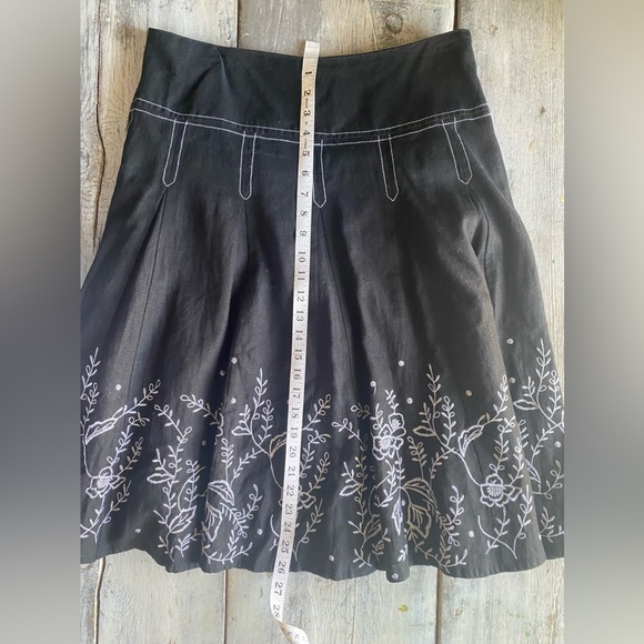 Bohemian linen and rayon size 10 a-lined linen and rayon skirt. - Picture 2 of 7